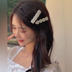 New Luxe 4pcs Faux Acrylic Milk White Romantic Hair Clip Set ✨✨💕💕